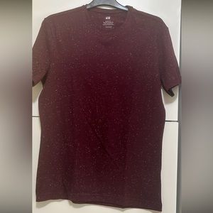 Men’s slim fit short sleeve tee, speckled burgundy color